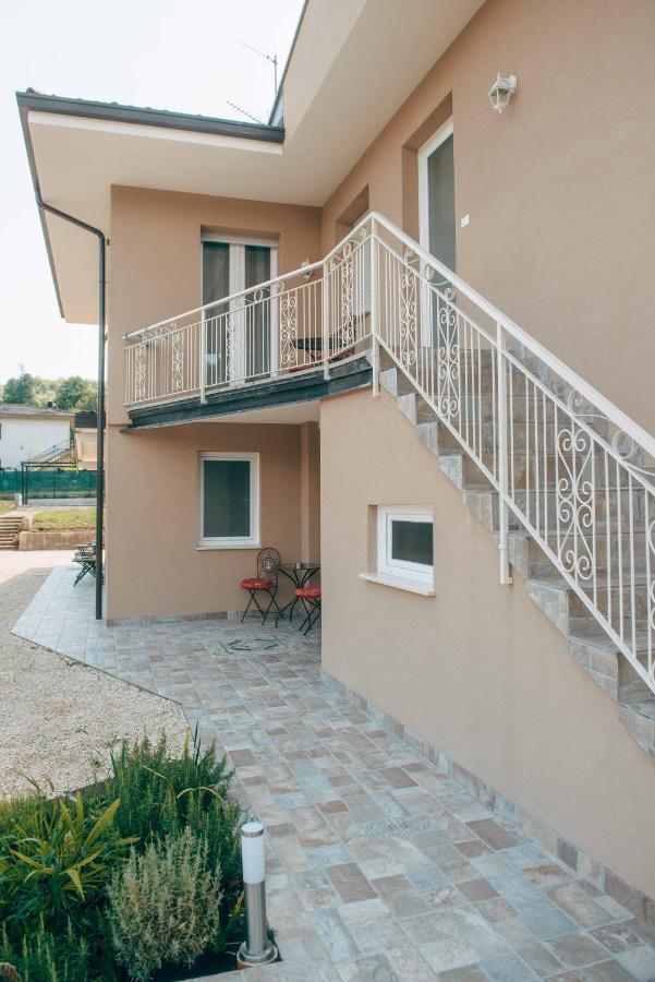 Affitta Camere La Fenice Di Folli Lorella Puegnago Exterior foto