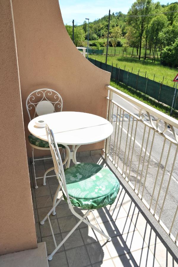 Affitta Camere La Fenice Di Folli Lorella Puegnago Exterior foto